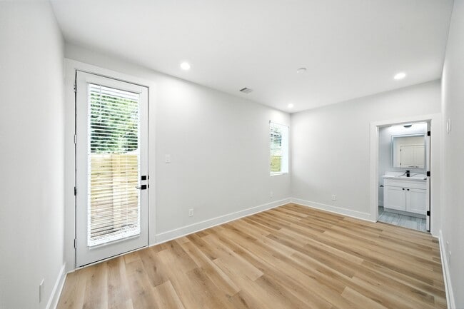property at 2304 Hoskins Dr