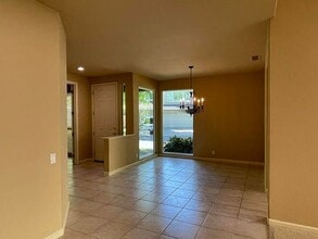 976 Glide Ferry Way in Sacramento, CA - Building Photo - Building Photo
