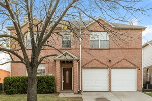 8212 French Quarter Ln in Fort Worth, TX - Building Photo