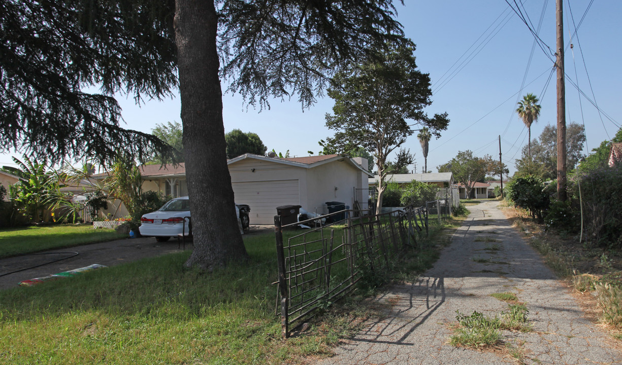 11440-11448 Cherrylee Dr in El Monte, CA - Building Photo