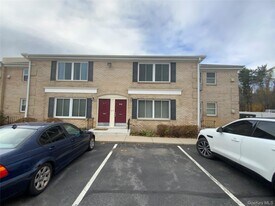 250 Beechwood Ave in Poughkeepsie, NY - Building Photo