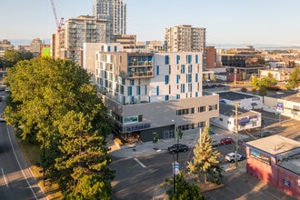 The Azzurro in Victoria, BC - Building Photo - Building Photo