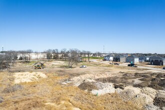 8639 Key Windy Way Rd in San Antonio, TX - Foto de edificio - Building Photo
