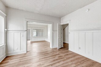 1250 W 35th Pl in Los Angeles, CA - Building Photo - Building Photo