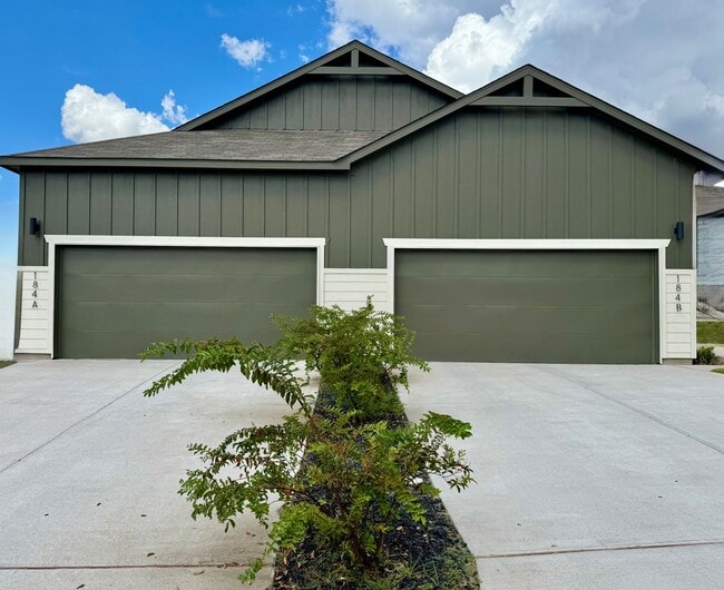 184 Schrader Dr in Buda, TX - Building Photo - Building Photo