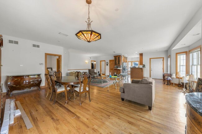 1537 Queen Ann Ln in Gurnee, IL - Building Photo - Building Photo