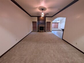 9000 Lolly Ln in Oklahoma City, OK - Foto de edificio - Building Photo