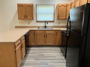 1023 Laurel Tree Ct in Troy, OH - Foto de edificio - Building Photo