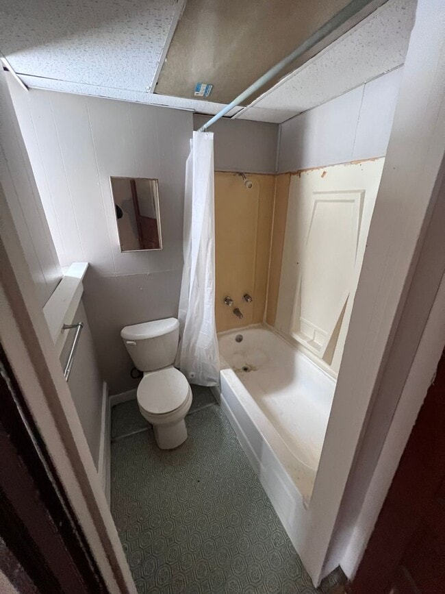 215 N 6th St in Miles City, MT - Building Photo - Building Photo