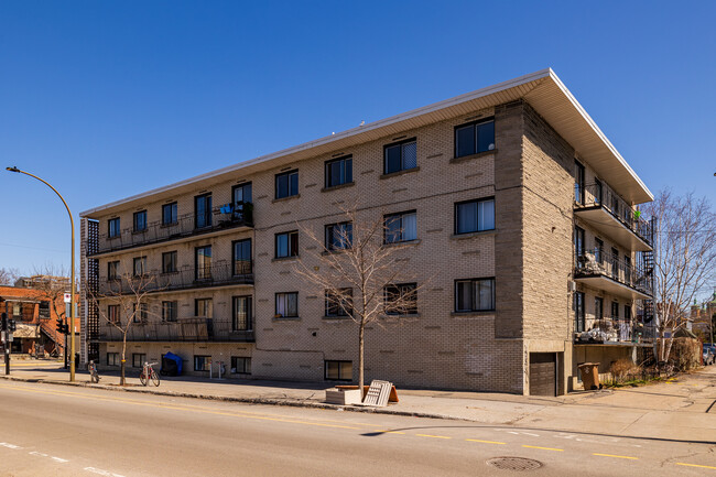 6020 Louis-Hémon St in Montréal, QC - Building Photo - Building Photo