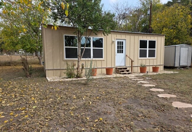 505 East Ln in Kerrville, TX - Building Photo - Building Photo