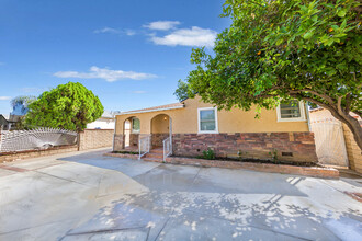 7508 Etiwanda Ave in Los Angeles, CA - Building Photo - Building Photo