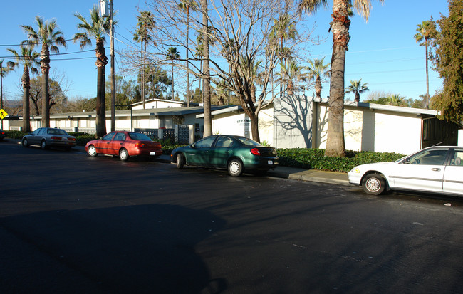 Fernmar in Mountain View, CA - Foto de edificio - Building Photo