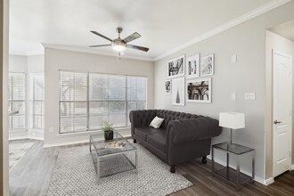 St Andrews at River Park Apartments in Arlington, TX - Building Photo - Building Photo