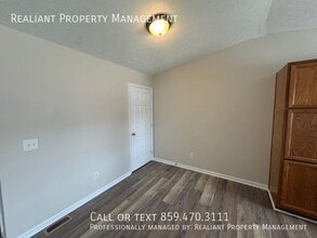 303 Parker Pl in Nicholasville, KY - Building Photo - Building Photo
