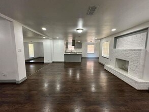 5850 Paisley St in Houston, TX - Building Photo - Building Photo
