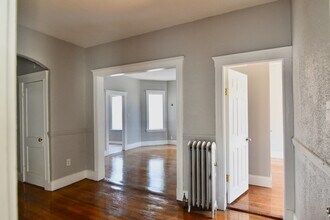 105 Evans St, Unit 3 in Boston, MA - Building Photo - Building Photo