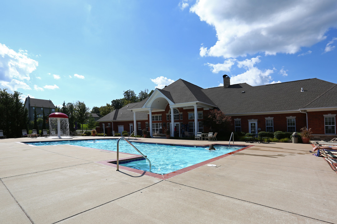 Peine Lakes in Wentzville, MO - Foto de edificio