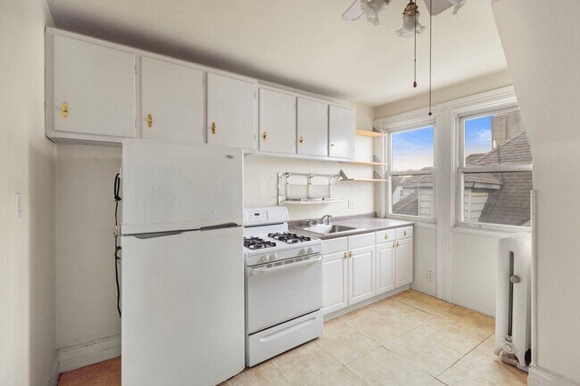 6 Bonn Pl in Weehawken, NJ - Building Photo - Building Photo