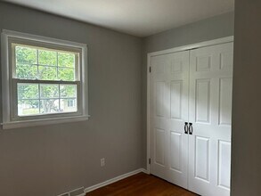 103 E Poplar Dr, Unit 103 East Poplar Drive in Delmar, NY - Building Photo - Building Photo