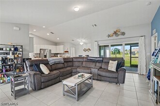 1109 NW 12th Ln in Cape Coral, FL - Building Photo - Building Photo