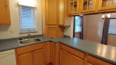 4806 Roberta Dr in Pittsburgh, PA - Building Photo - Building Photo
