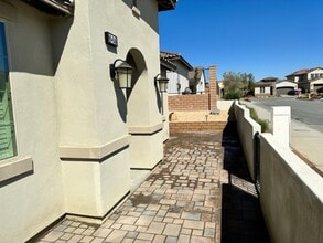 80248 Whisper Rock Way, Unit 0 in La Quinta, CA - Foto de edificio - Building Photo