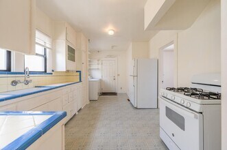 241 Clay St in Monterey, CA - Building Photo - Building Photo