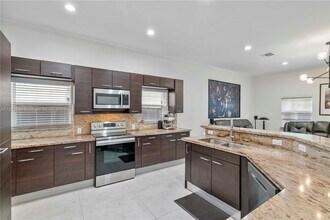 217 SW 11th St in Fort Lauderdale, FL - Building Photo - Building Photo