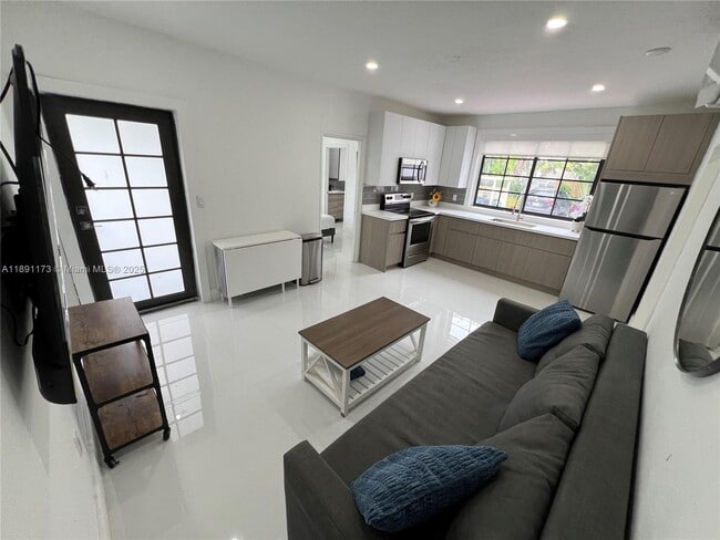 733 Michigan Ave in Miami Beach, FL - Building Photo - Building Photo