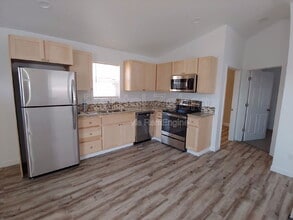 921 NW Oak Ln in Redmond, OR - Building Photo - Building Photo