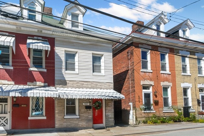 property at 4047 Geneva St