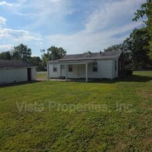 5717 Mt Washington Rd in Louisville, KY - Building Photo - Building Photo