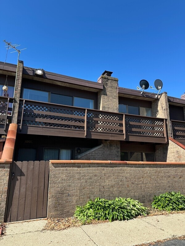 property at 709 Kenneth Cir