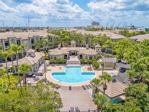 740 Mainsail Dr in Tampa, FL - Building Photo - Building Photo