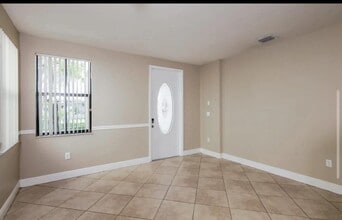 3720 SW 69th Ave in Miami, FL - Building Photo - Building Photo
