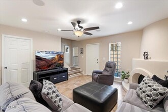 10415 N 10th St in Phoenix, AZ - Foto de edificio - Building Photo