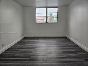 404 NW 68th Ave in Plantation, FL - Building Photo - Building Photo