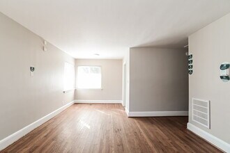 2751 Catalina Ave in Charlotte, NC - Building Photo - Building Photo