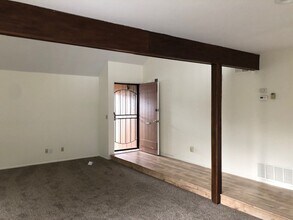 8405 Pallux Way in San Diego, CA - Building Photo - Building Photo