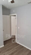 2057 Brackland St in Jacksonville, FL - Building Photo - Building Photo