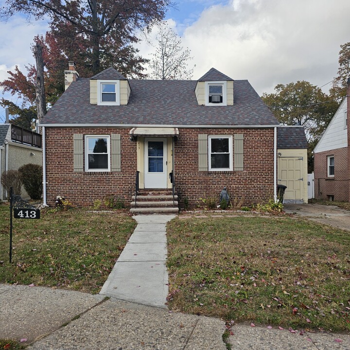 413 E 7th Ave in Roselle, NJ - Building Photo