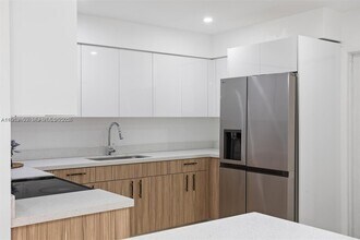 72 NE 186th Terrace-Unit -72 in Miami, FL - Building Photo - Building Photo