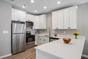 Pinnacle Ridge Apartments in Fishersville, VA - Building Photo