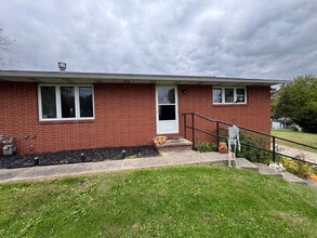 2432 Montclair Ave in Wooster, OH - Building Photo - Building Photo