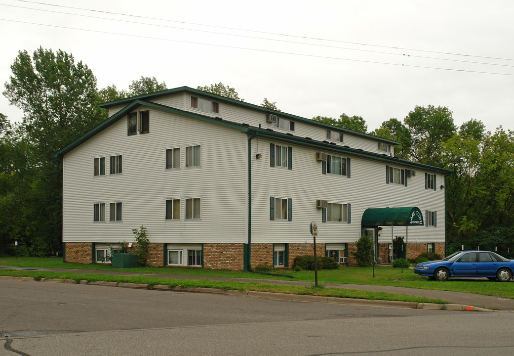 Lake Town Apartments in Chisago City, MN - Building Photo