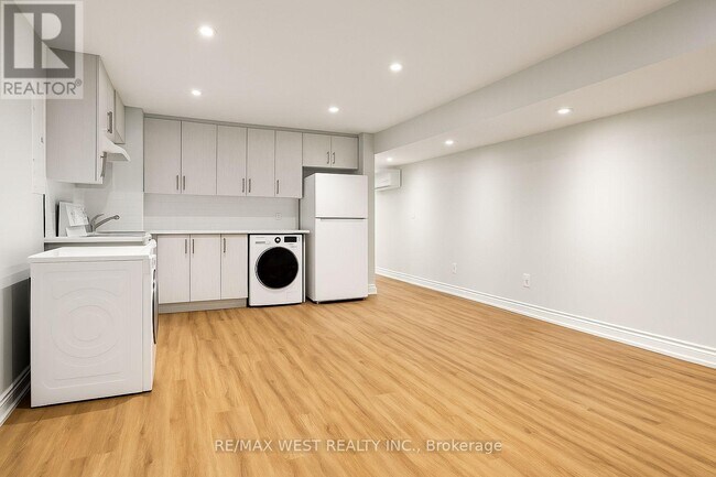 340 Atlas Ave in Toronto, ON - Building Photo - Building Photo