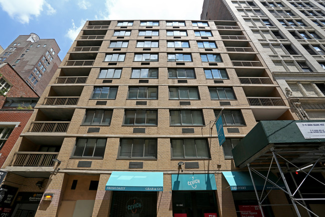 Carlyle Court in New York, NY - Building Photo - Building Photo