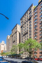 311 E 72nd St in New York, NY - Foto de edificio - Building Photo