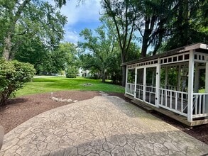 29W601 Prairie Ave in Warrenville, IL - Building Photo - Building Photo